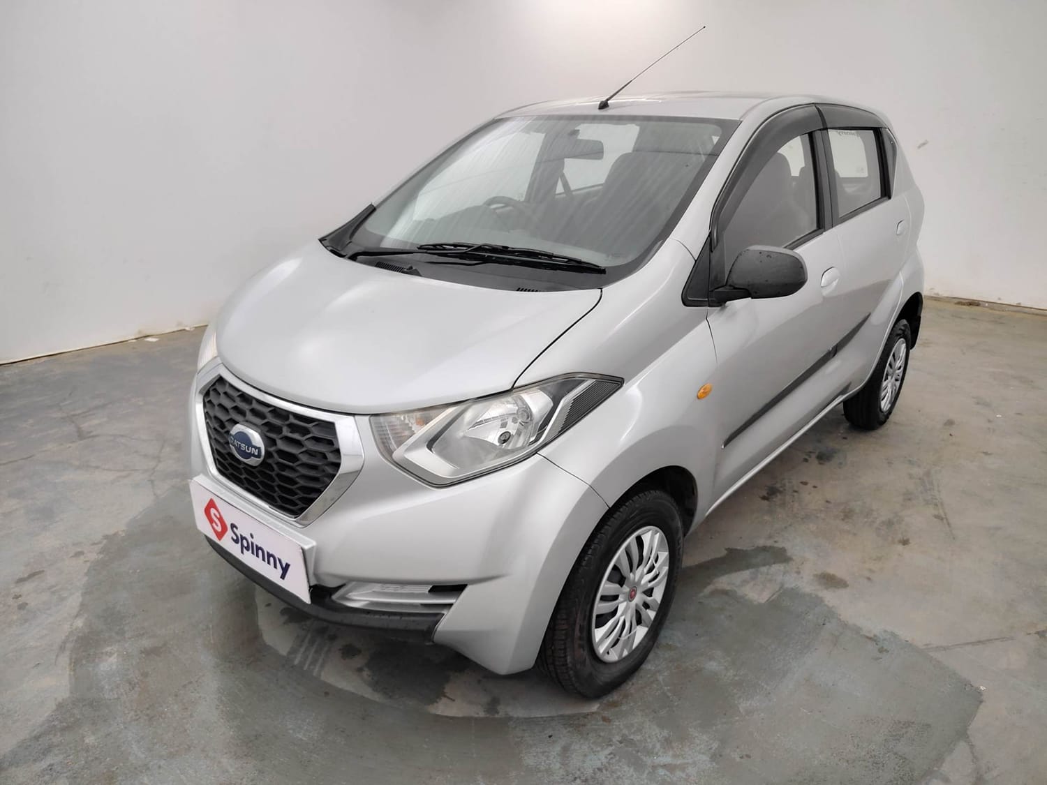 Used 2016 Datsun Redi-GO T (O) Petrol Manual exterior LEFT FRONT CORNER VIEW