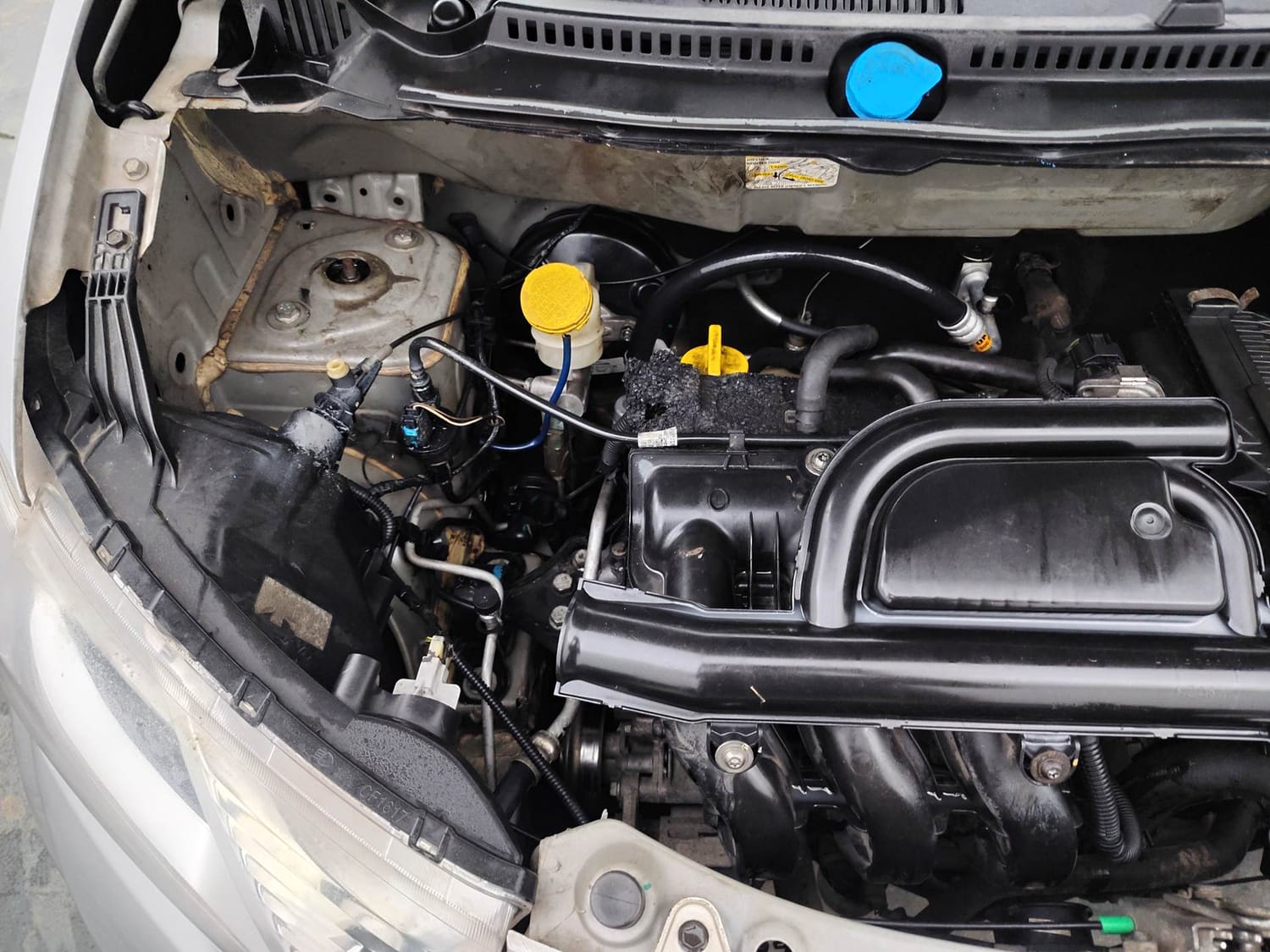 Used 2016 Datsun Redi-GO T (O) Petrol Manual engine ENGINE RIGHT SIDE VIEW