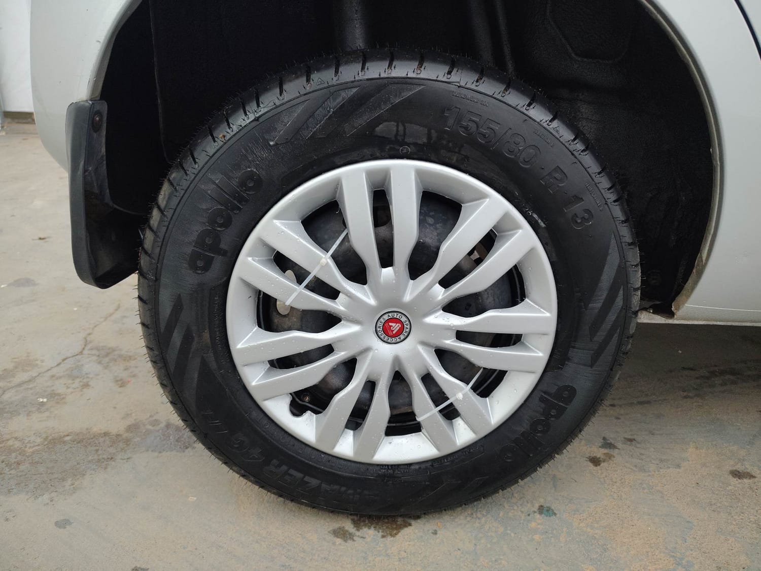 Used 2016 Datsun Redi-GO T (O) Petrol Manual tyres RIGHT REAR TYRE RIM VIEW