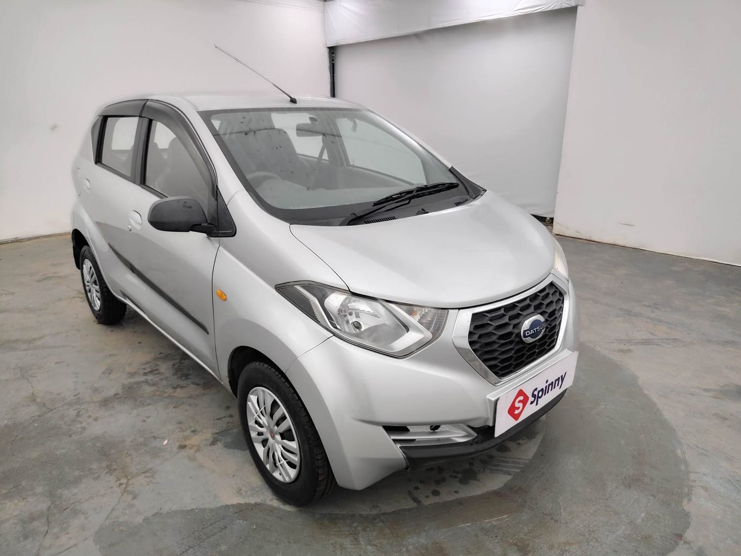 Used 2016 Datsun Redi-GO T (O) Petrol Manual exterior RIGHT FRONT CORNER VIEW