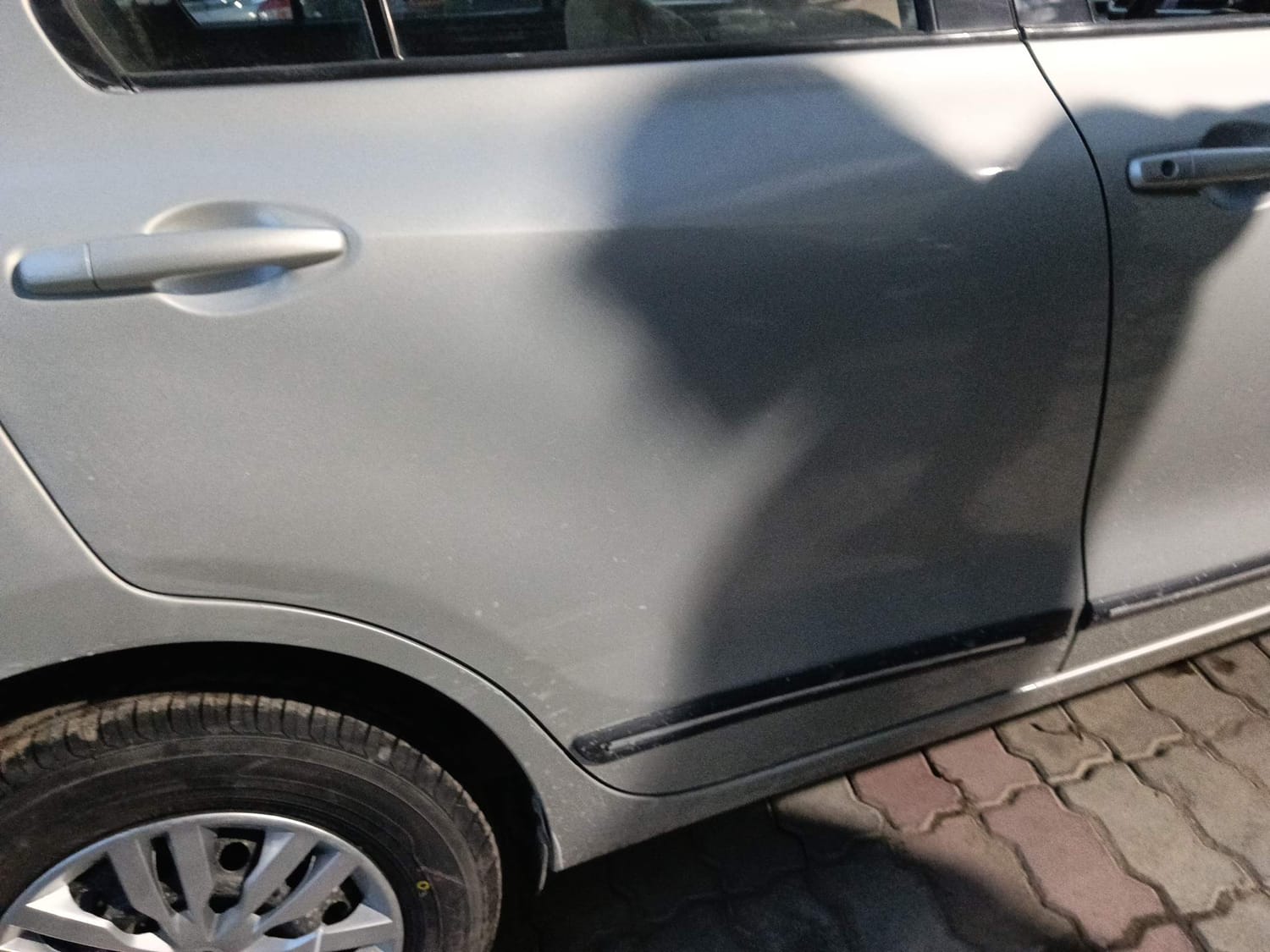 Used 2018 Maruti Suzuki Dzire VXi AMT Petrol Automatic dents MINOR SCRATCH