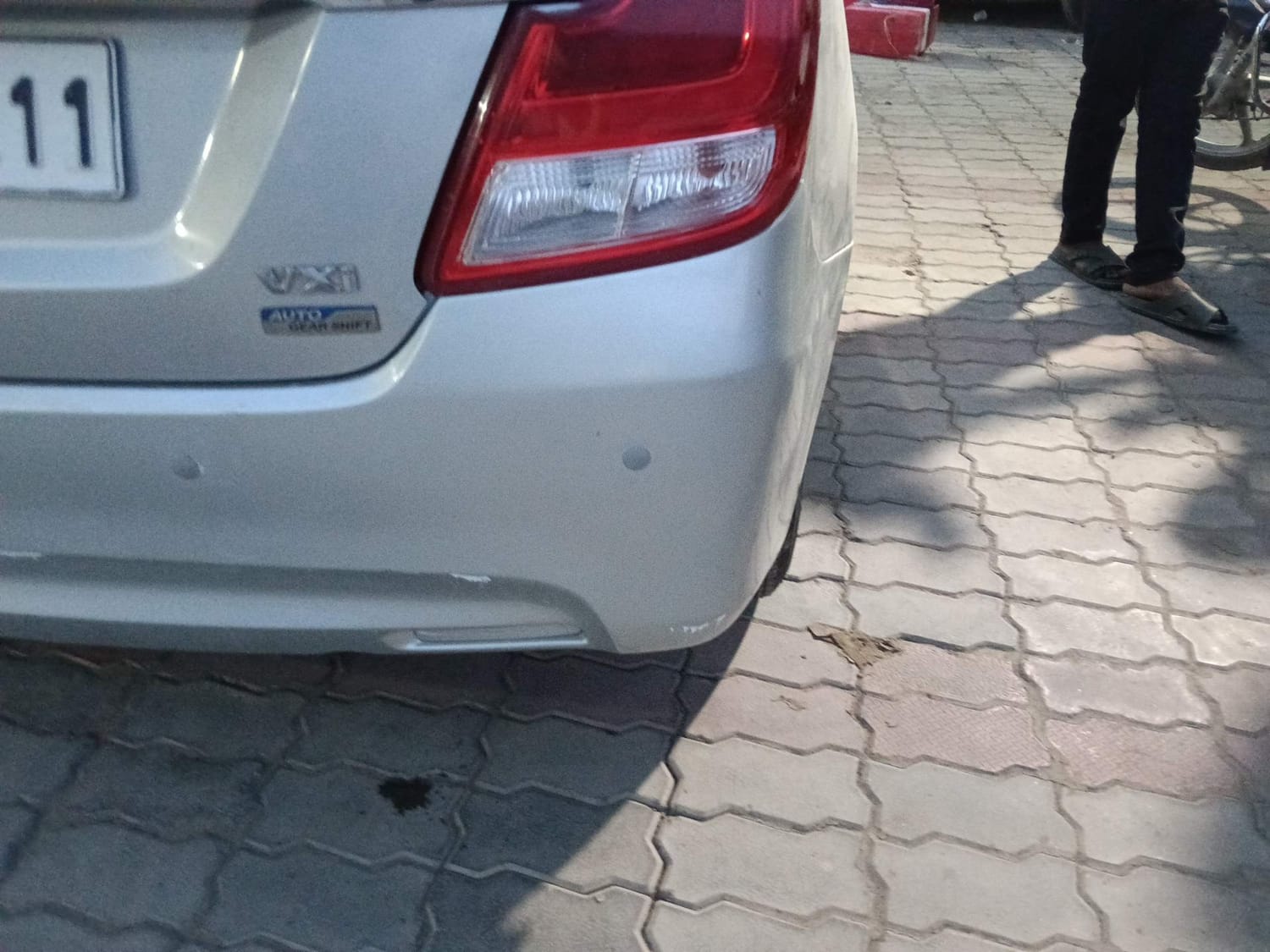 Used 2018 Maruti Suzuki Dzire VXi AMT Petrol Automatic dents MINOR SCRATCH