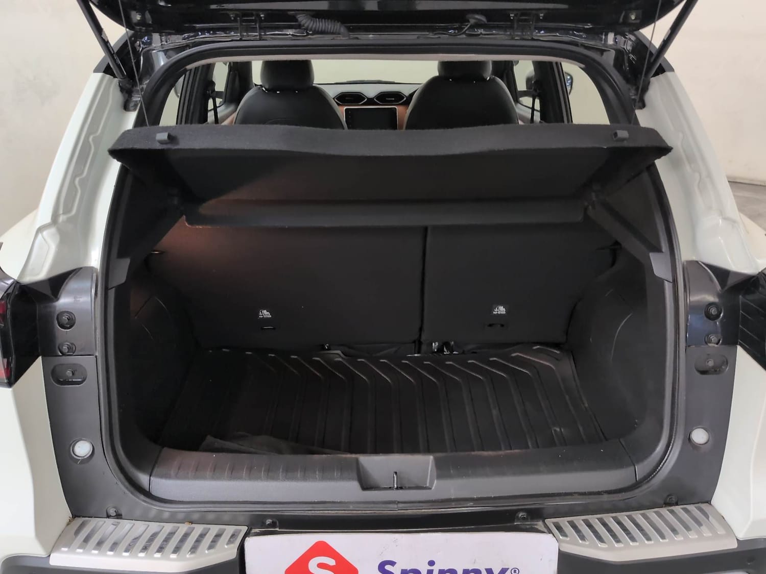 Used 2026 Nissan Magnite Tekna Plus HRAO 1.0 Turbo Petrol MT Dual Tone Petrol Manual interior DICKY INSIDE VIEW