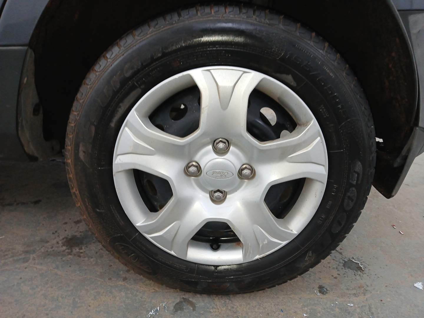 Used 2017 Ford EcoSport Ambiente 1.5L Ti-VCT Petrol Manual tyres LEFT REAR TYRE RIM VIEW