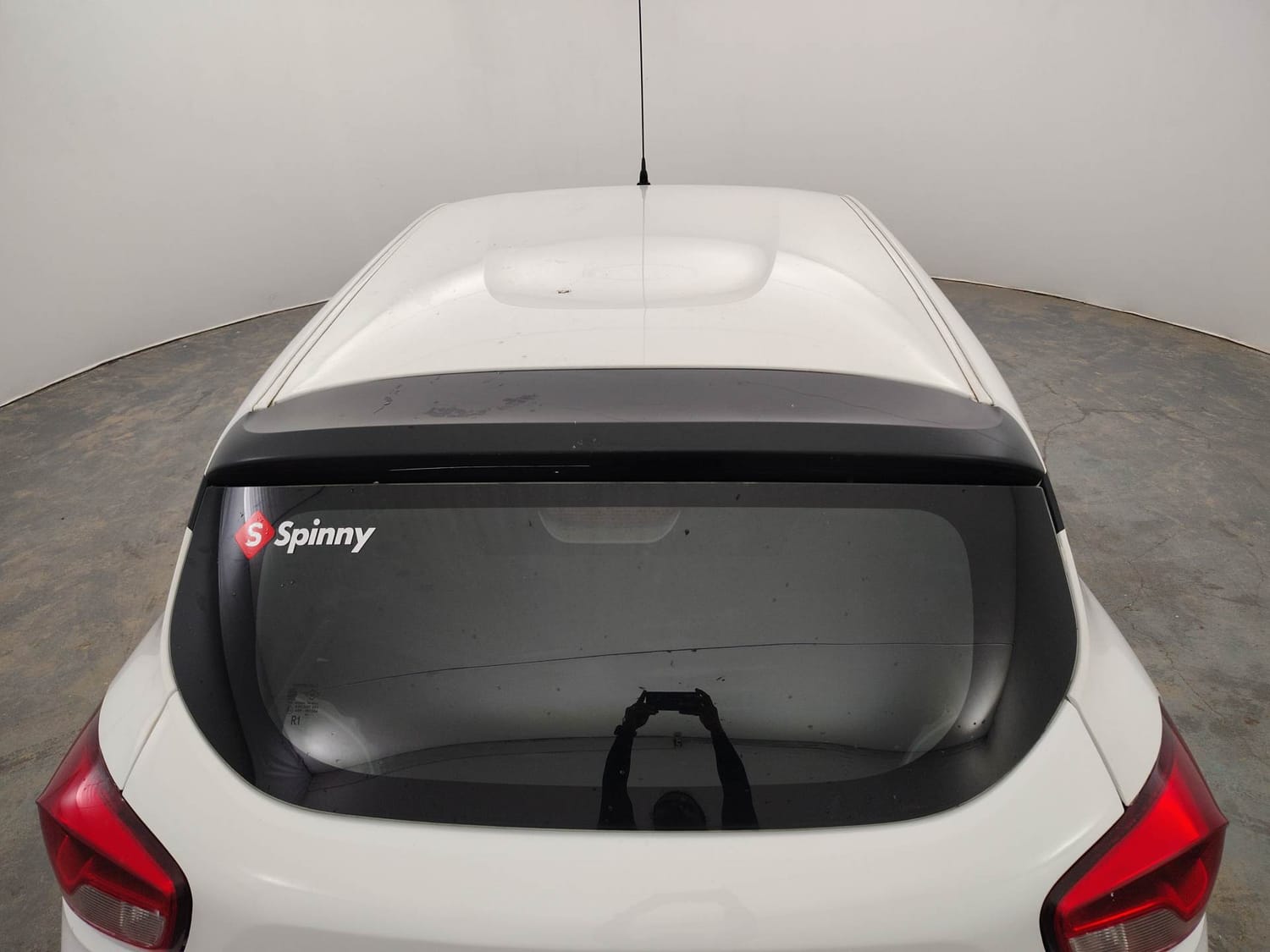 Used 2016 Renault Kwid RXT Petrol Manual exterior EXTERIOR ROOF VIEW