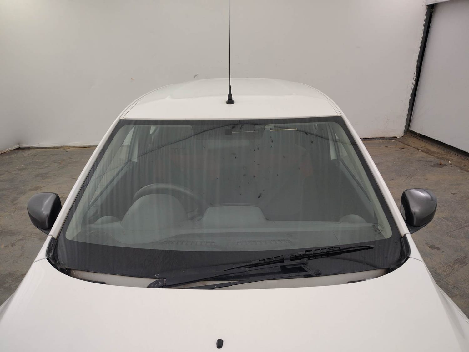 Used 2016 Renault Kwid RXT Petrol Manual exterior FRONT WINDSHIELD VIEW