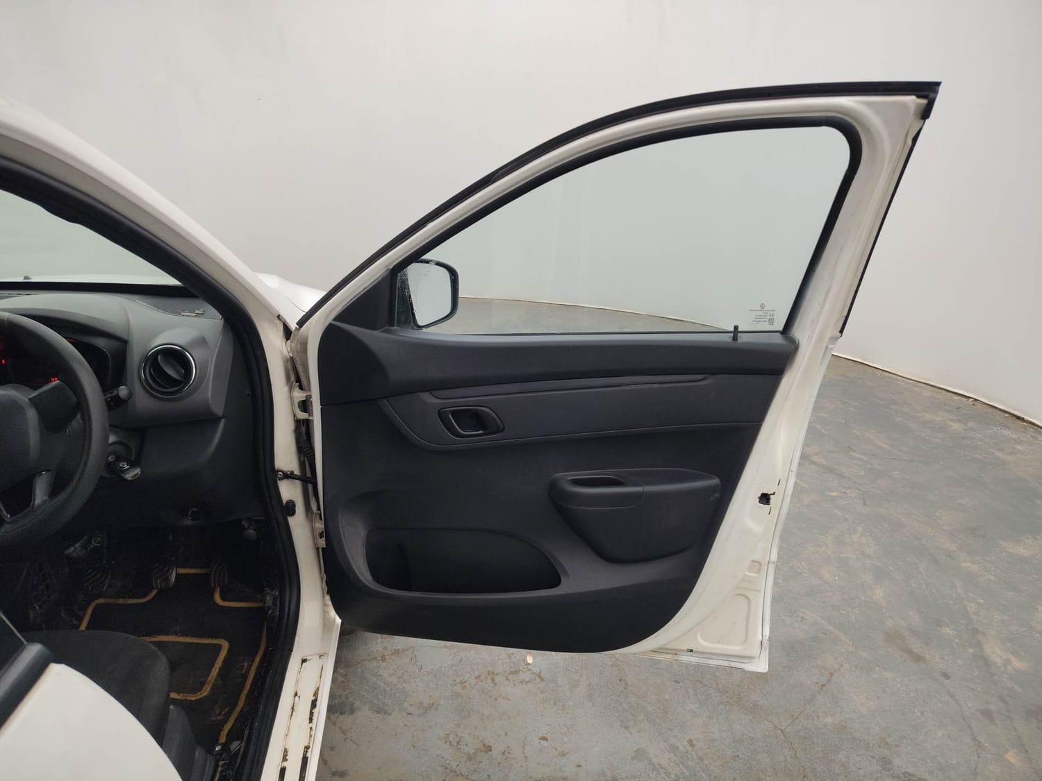 Used 2016 Renault Kwid RXT Petrol Manual interior RIGHT FRONT DOOR OPEN VIEW