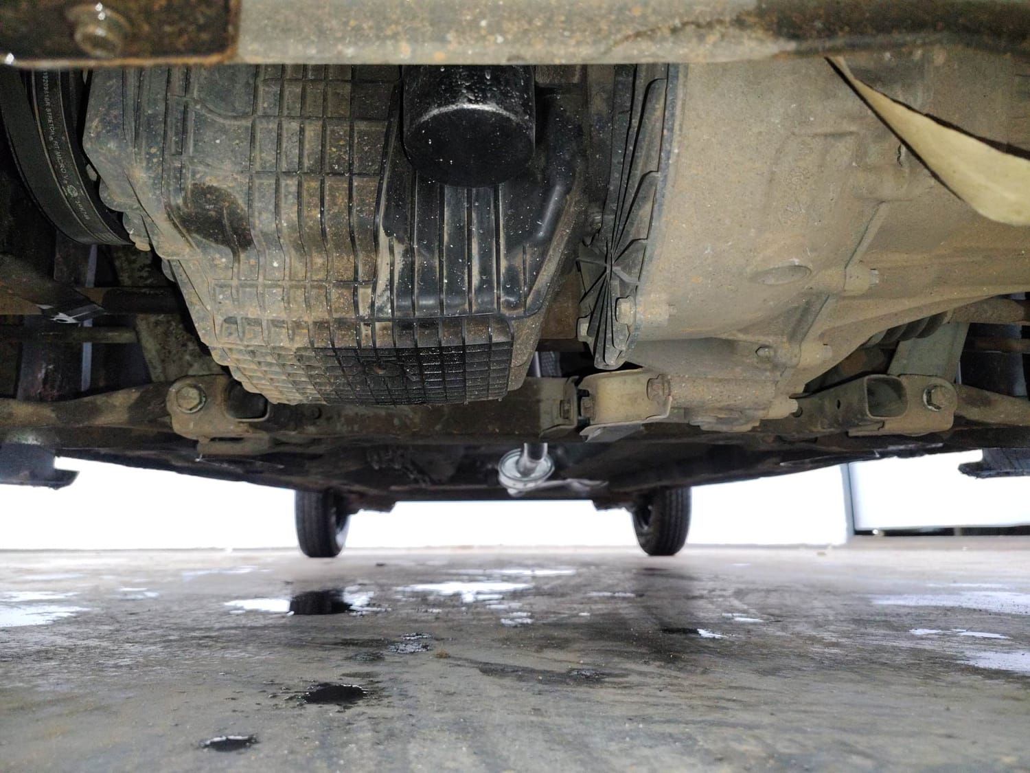 Used 2016 Renault Kwid RXT Petrol Manual extra FRONT LEFT UNDERBODY VIEW