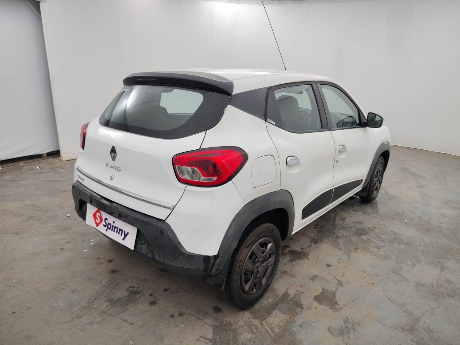Used 2016 Renault Kwid RXT Petrol Manual exterior RIGHT REAR CORNER VIEW