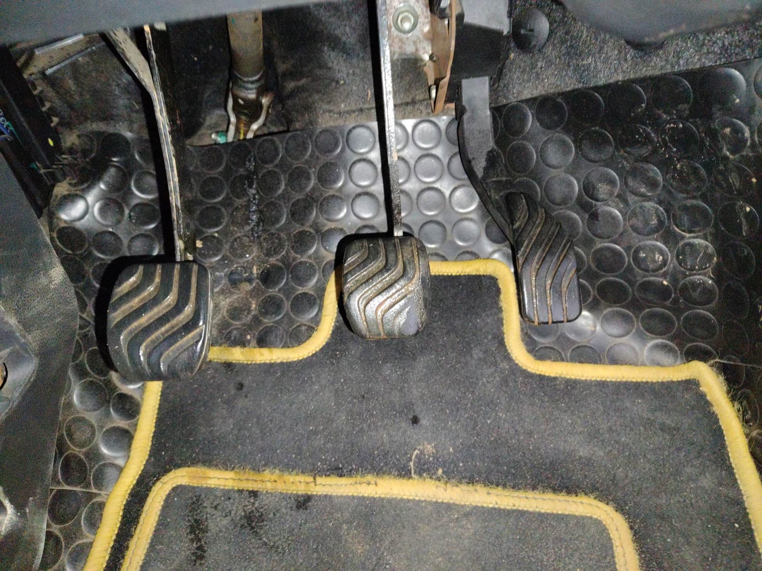 Used 2016 Renault Kwid RXT Petrol Manual interior PEDALS VIEW