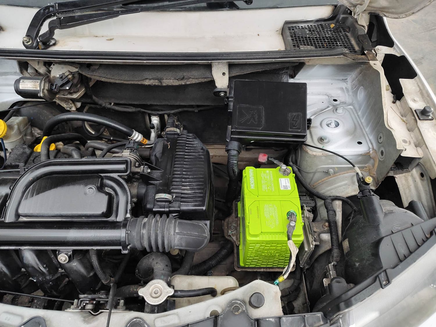 Used 2016 Renault Kwid RXT Petrol Manual engine ENGINE LEFT SIDE VIEW