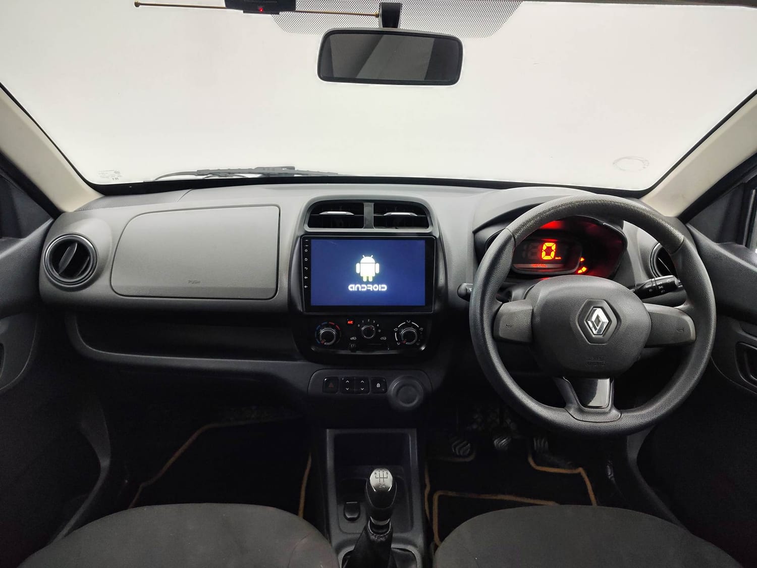 Used 2016 Renault Kwid RXT Petrol Manual interior DASHBOARD VIEW