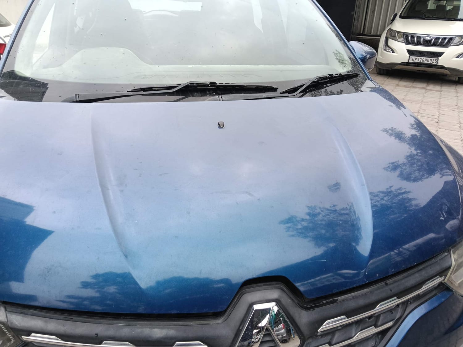 Used 2019 Renault Triber RXZ Petrol Manual dents MINOR SCRATCH