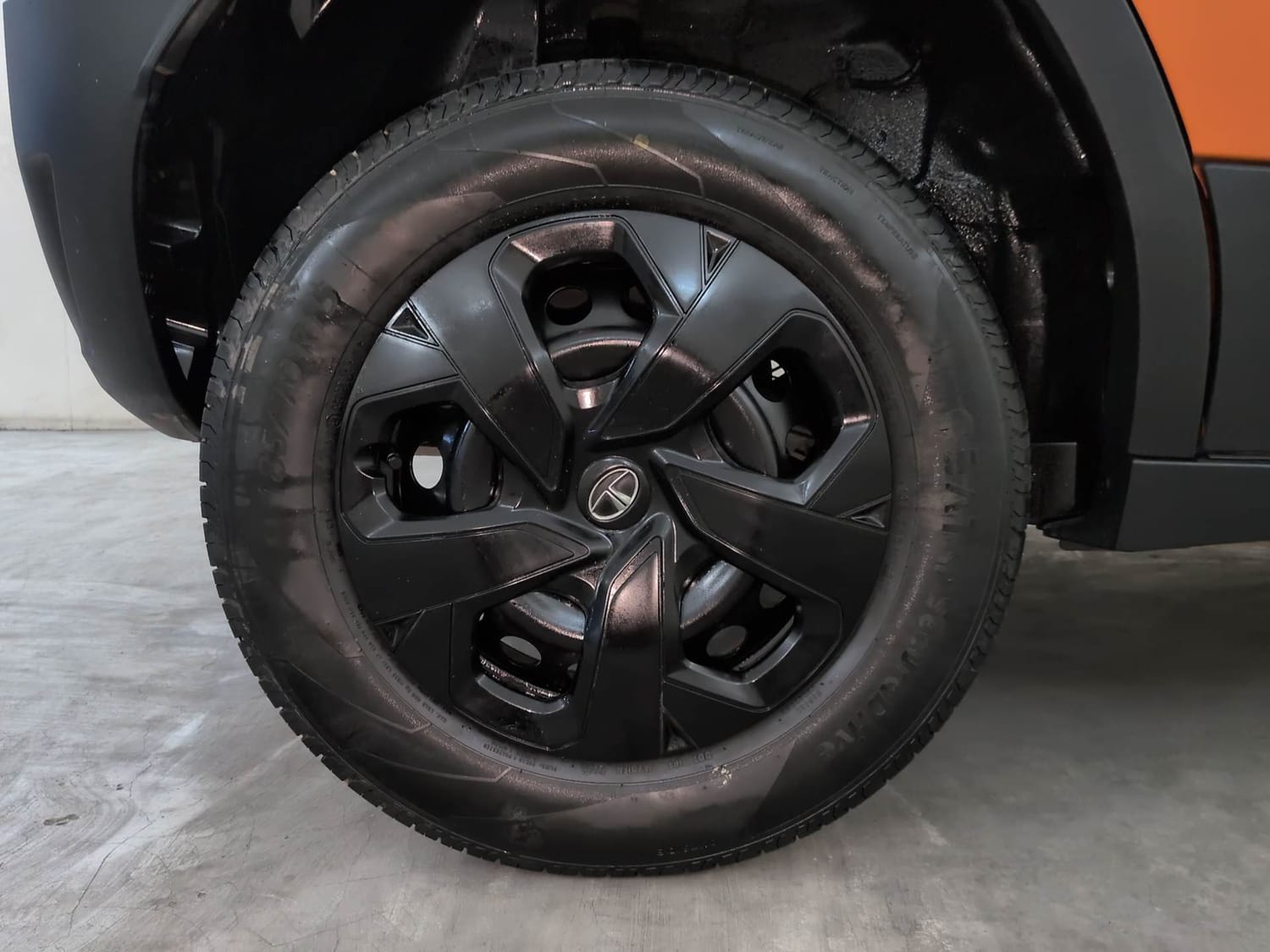 Used 2021 Tata Punch Adventure MT Petrol Manual tyres RIGHT REAR TYRE RIM VIEW