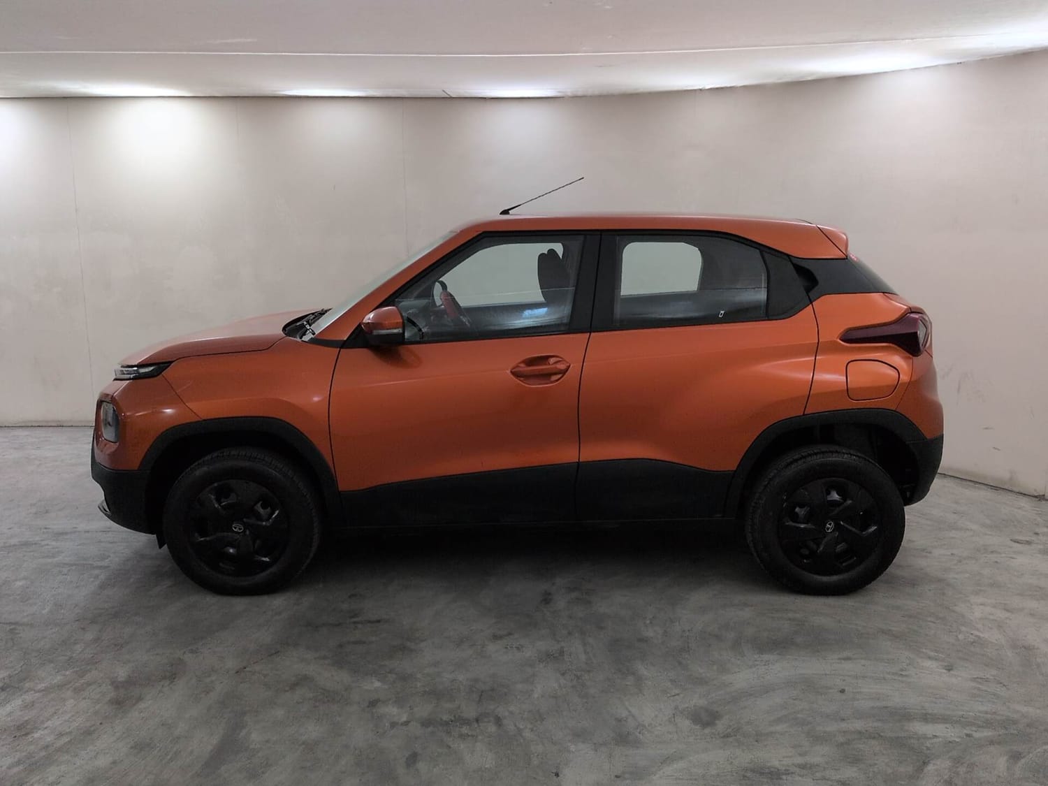 Used 2021 Tata Punch Adventure MT Petrol Manual exterior LEFT SIDE VIEW