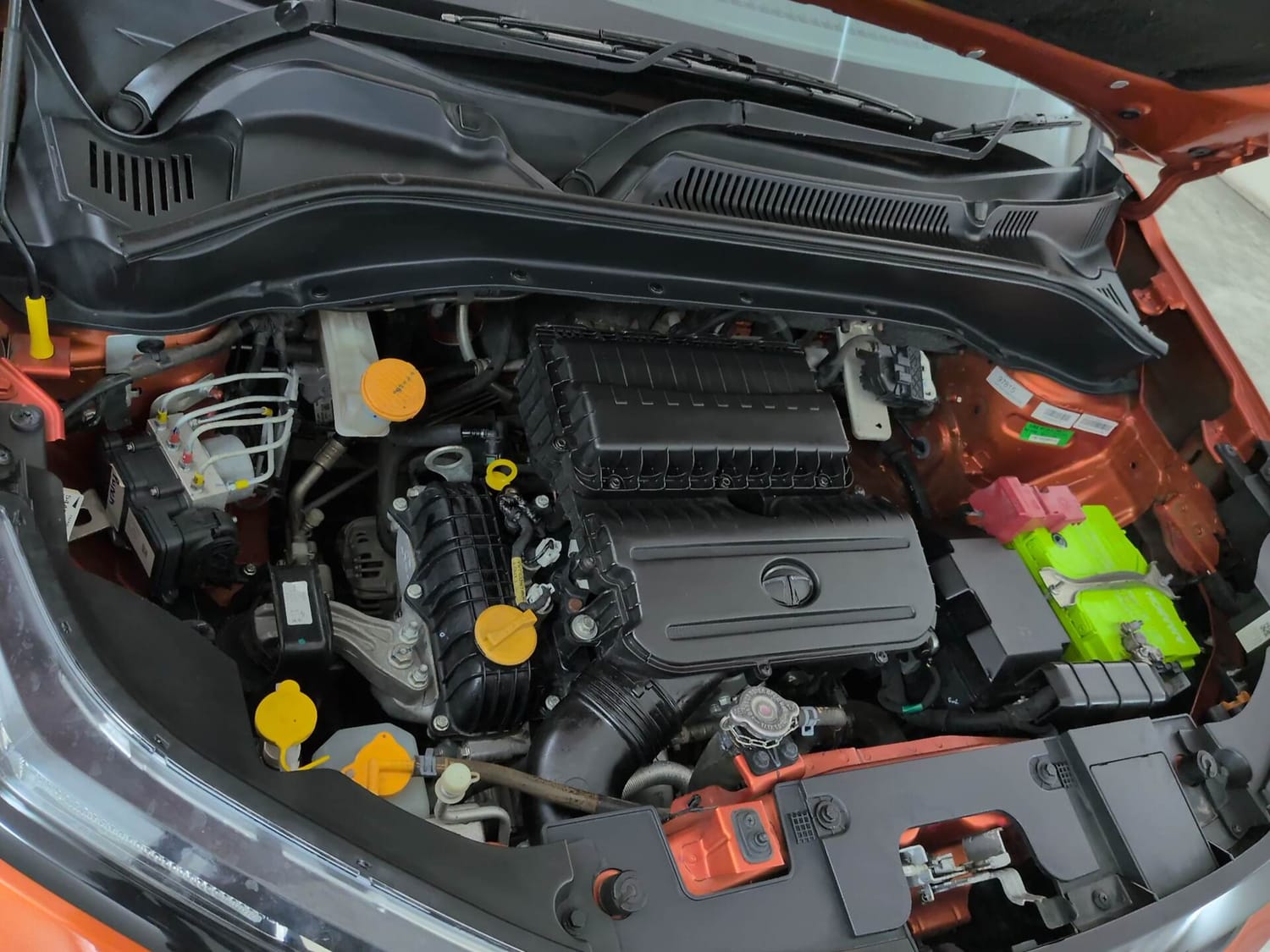 Used 2021 Tata Punch Adventure MT Petrol Manual engine ENGINE RIGHT SIDE VIEW