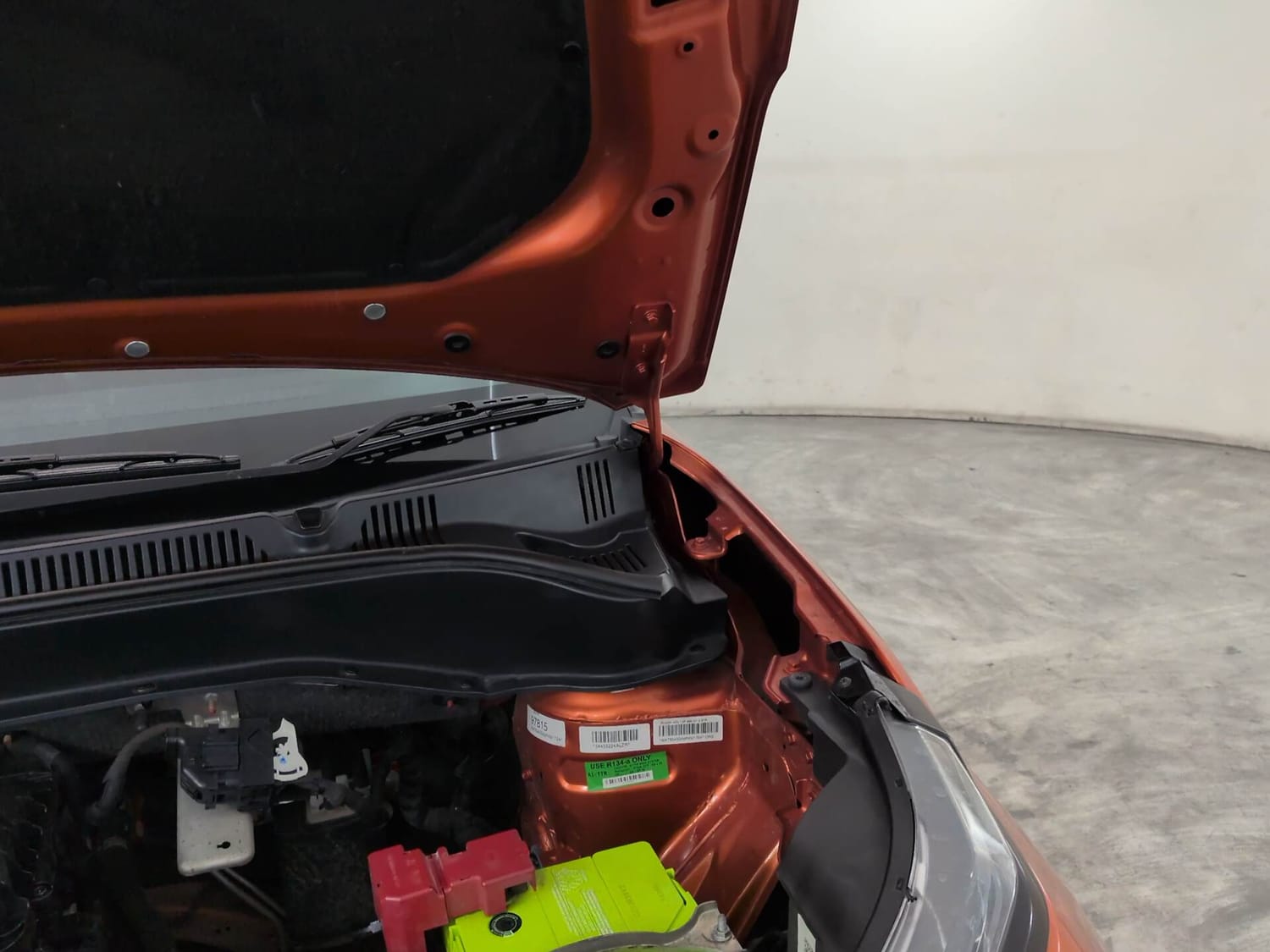 Used 2021 Tata Punch Adventure MT Petrol Manual engine ENGINE LEFT SIDE HINGE & APRON VIEW