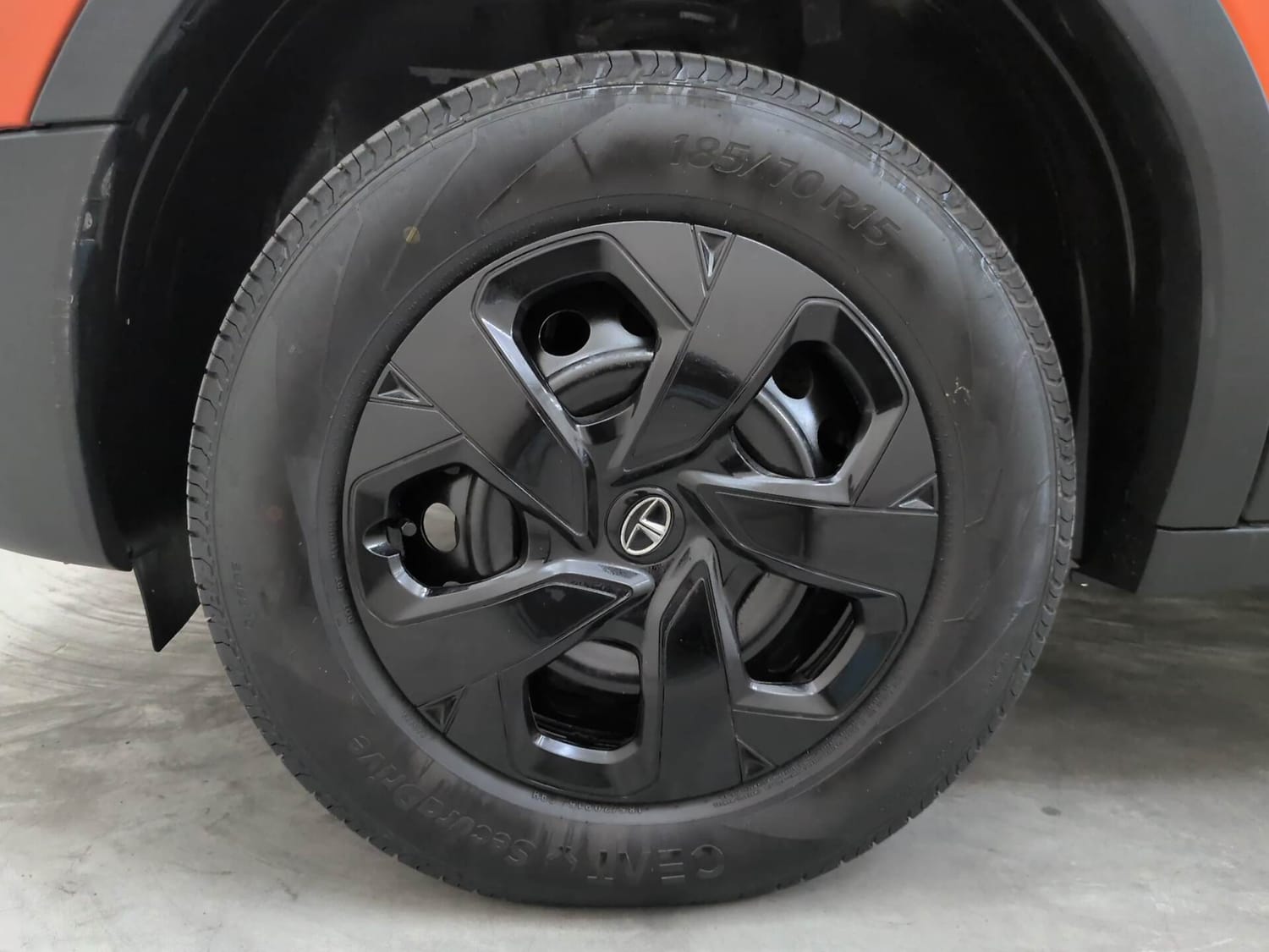 Used 2021 Tata Punch Adventure MT Petrol Manual tyres LEFT FRONT TYRE RIM VIEW
