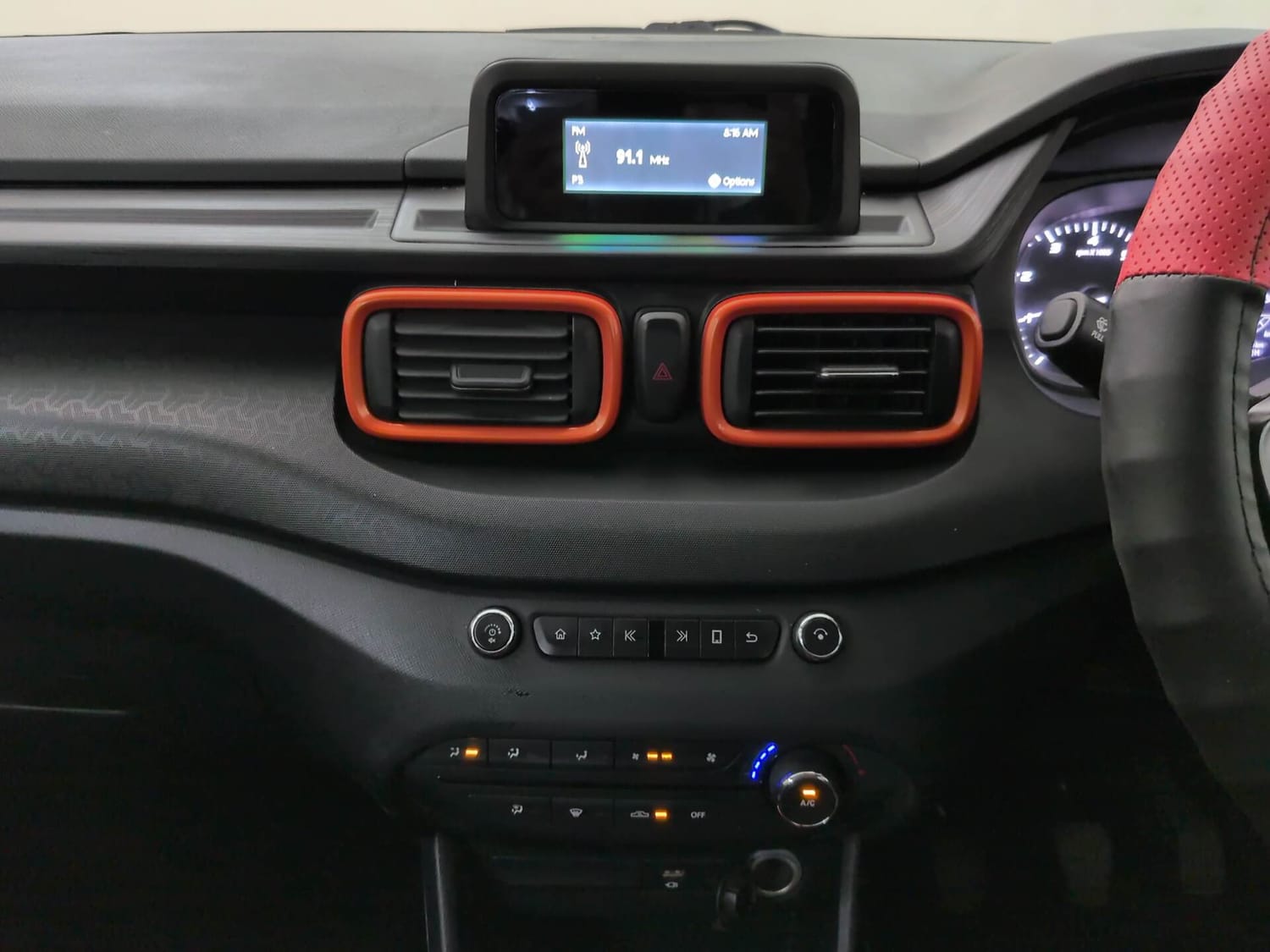 Used 2021 Tata Punch Adventure MT Petrol Manual interior MUSIC SYSTEM & AC CONTROL VIEW