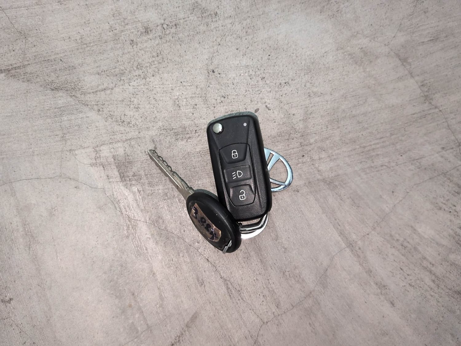 Used 2017 Tata Tiago Revotorq XT Diesel Manual extra CAR KEY VIEW