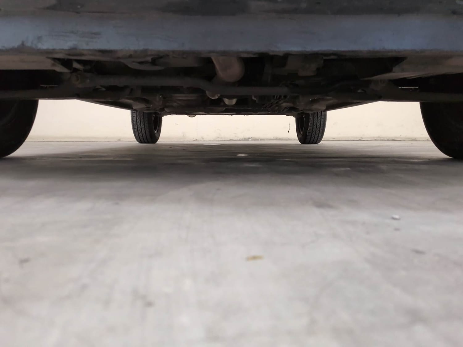 Used 2017 Tata Tiago Revotorq XT Diesel Manual extra FRONT LEFT UNDERBODY VIEW