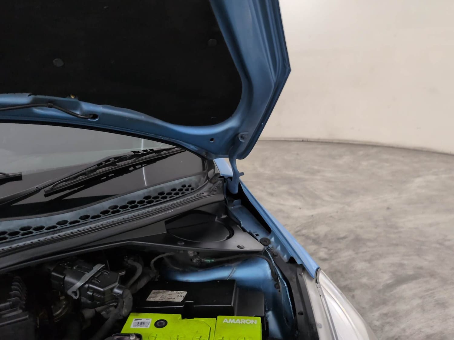 Used 2017 Tata Tiago Revotorq XT Diesel Manual engine ENGINE LEFT SIDE HINGE & APRON VIEW