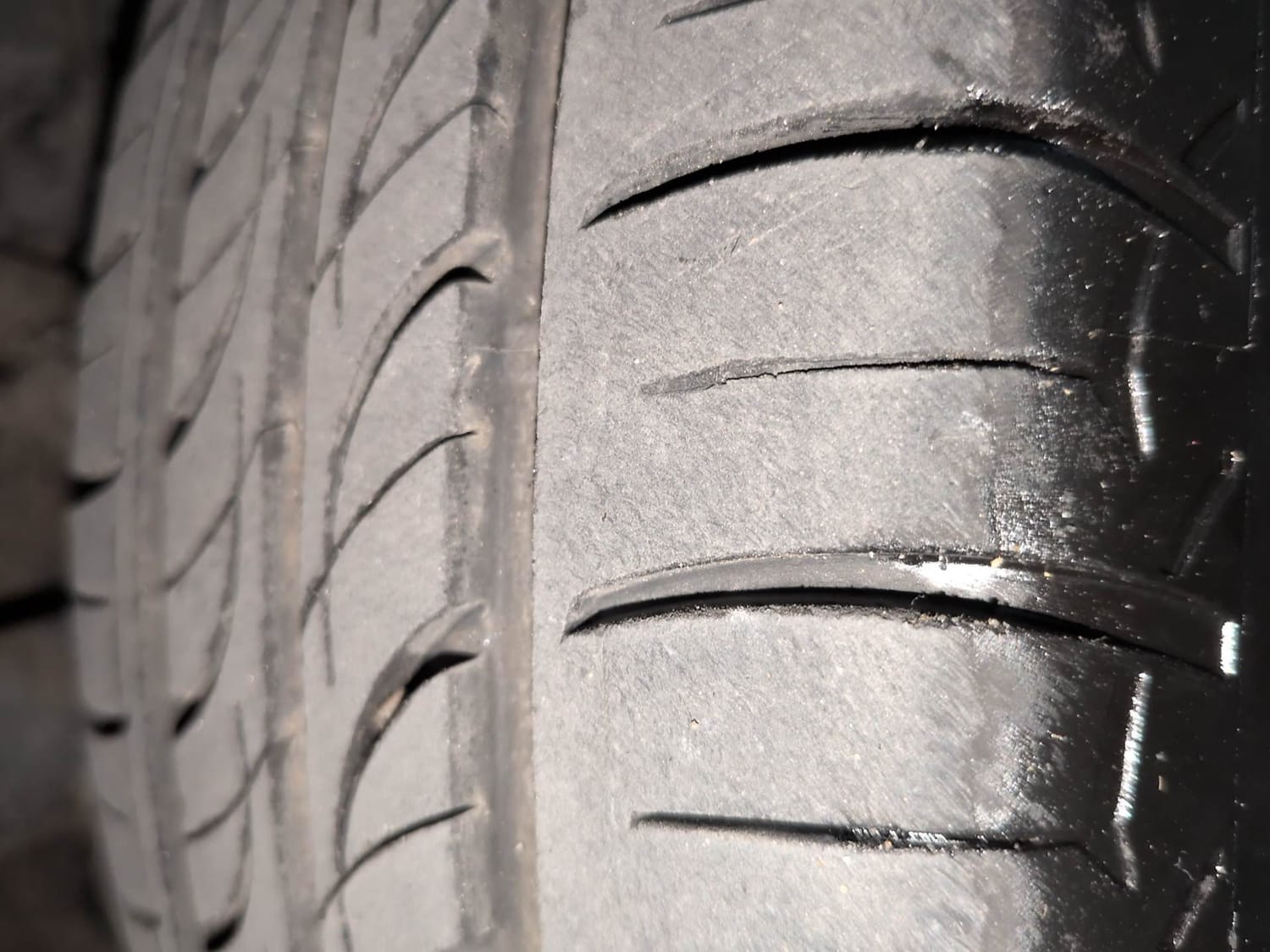 Used 2017 Tata Tiago Revotorq XT Diesel Manual tyres RIGHT FRONT TYRE TREAD VIEW