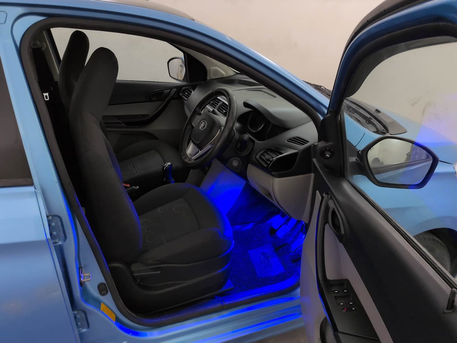 Used 2017 Tata Tiago Revotorq XT Diesel Manual interior RIGHT SIDE FRONT DOOR CABIN VIEW