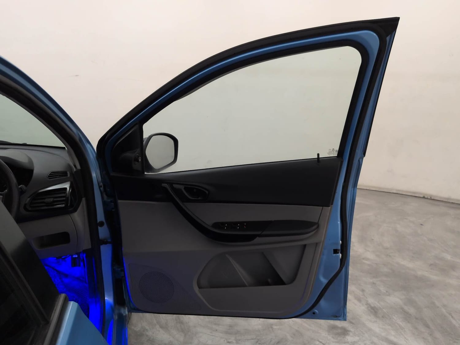 Used 2017 Tata Tiago Revotorq XT Diesel Manual interior RIGHT FRONT DOOR OPEN VIEW