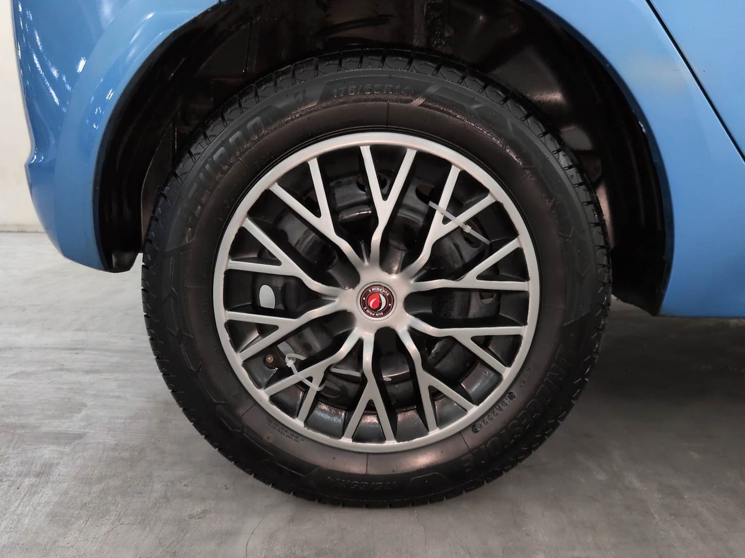 Used 2017 Tata Tiago Revotorq XT Diesel Manual tyres RIGHT REAR TYRE RIM VIEW