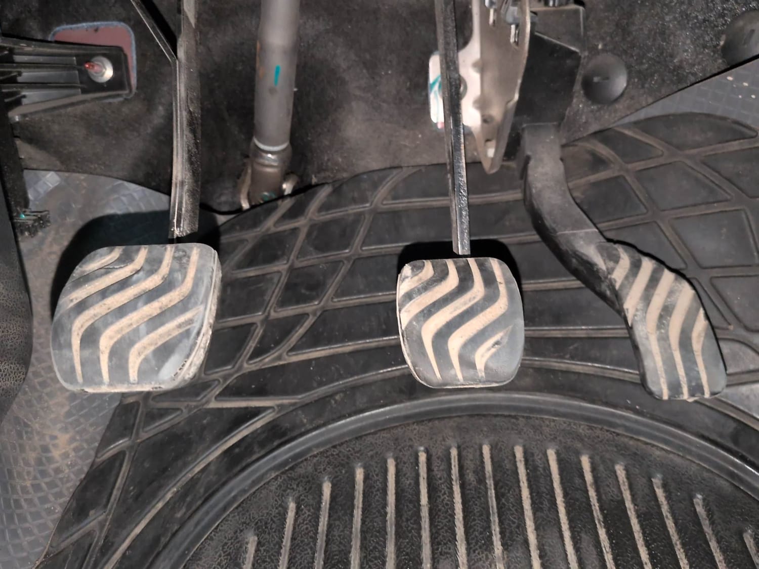 Used 2016 Renault Kwid RXT Petrol Manual interior PEDALS VIEW