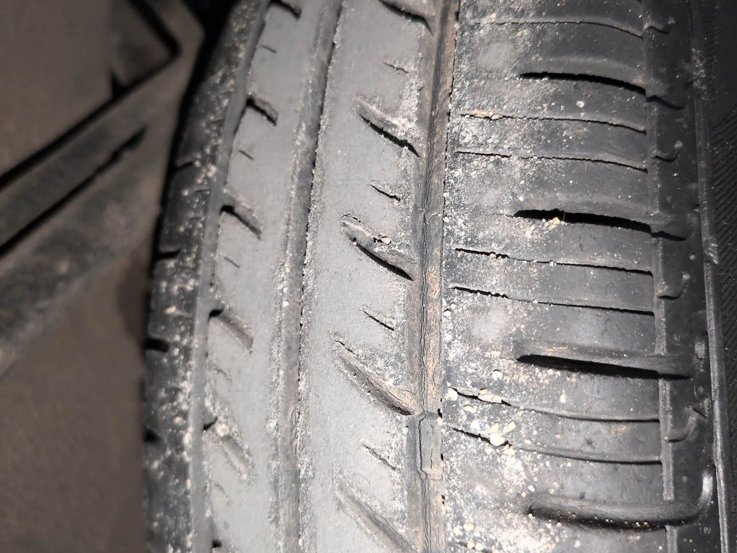Used 2016 Renault Kwid RXT Petrol Manual tyres RIGHT REAR TYRE TREAD VIEW
