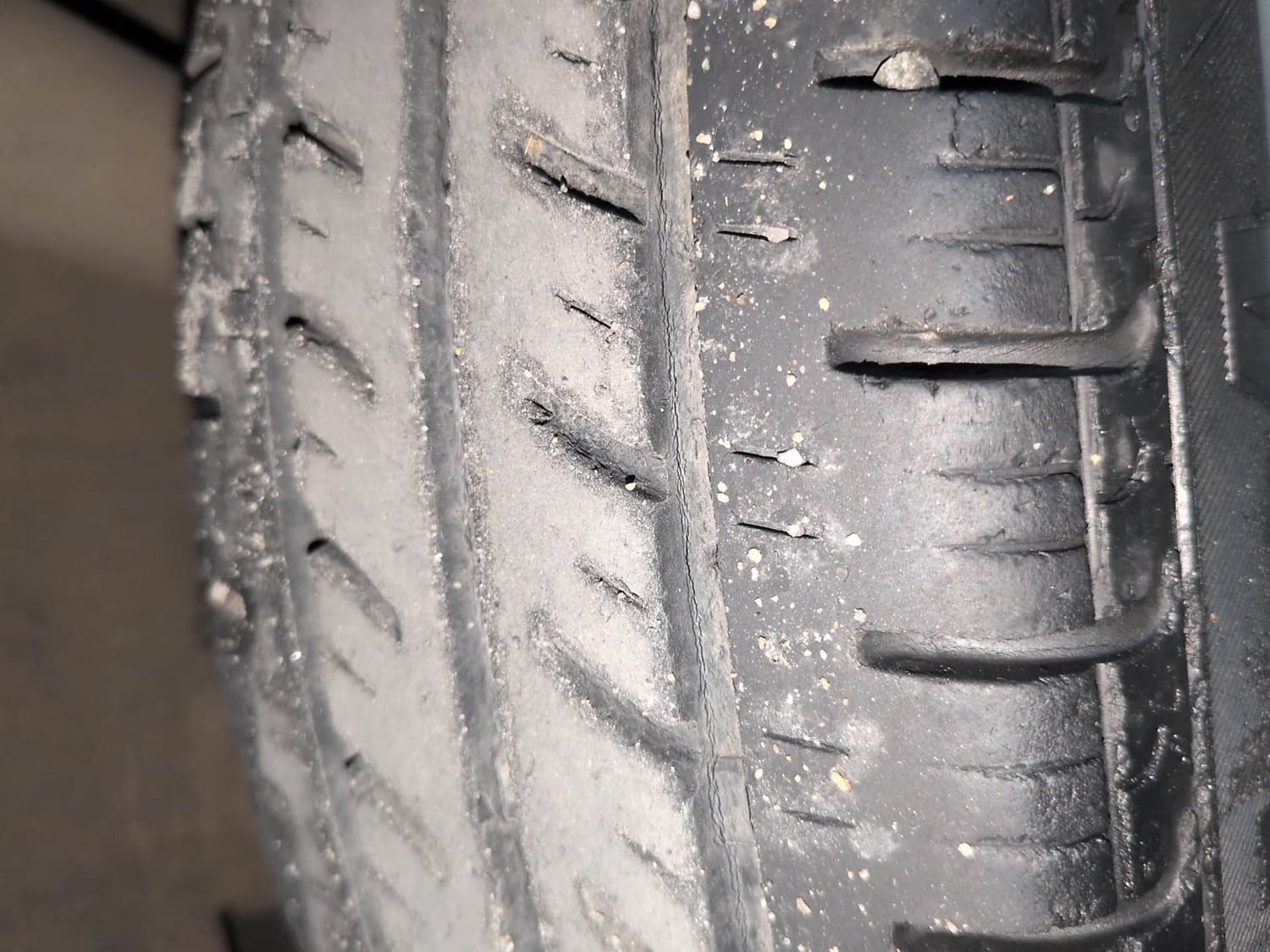 Used 2016 Renault Kwid RXT Petrol Manual tyres LEFT REAR TYRE TREAD VIEW