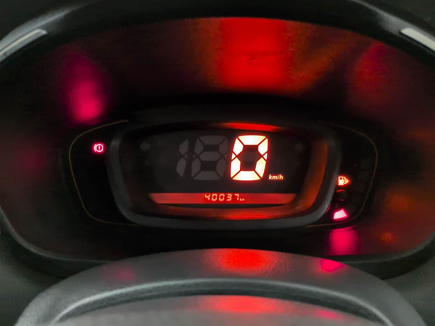 Used 2016 Renault Kwid RXT Petrol Manual interior CLUSTERMETER VIEW