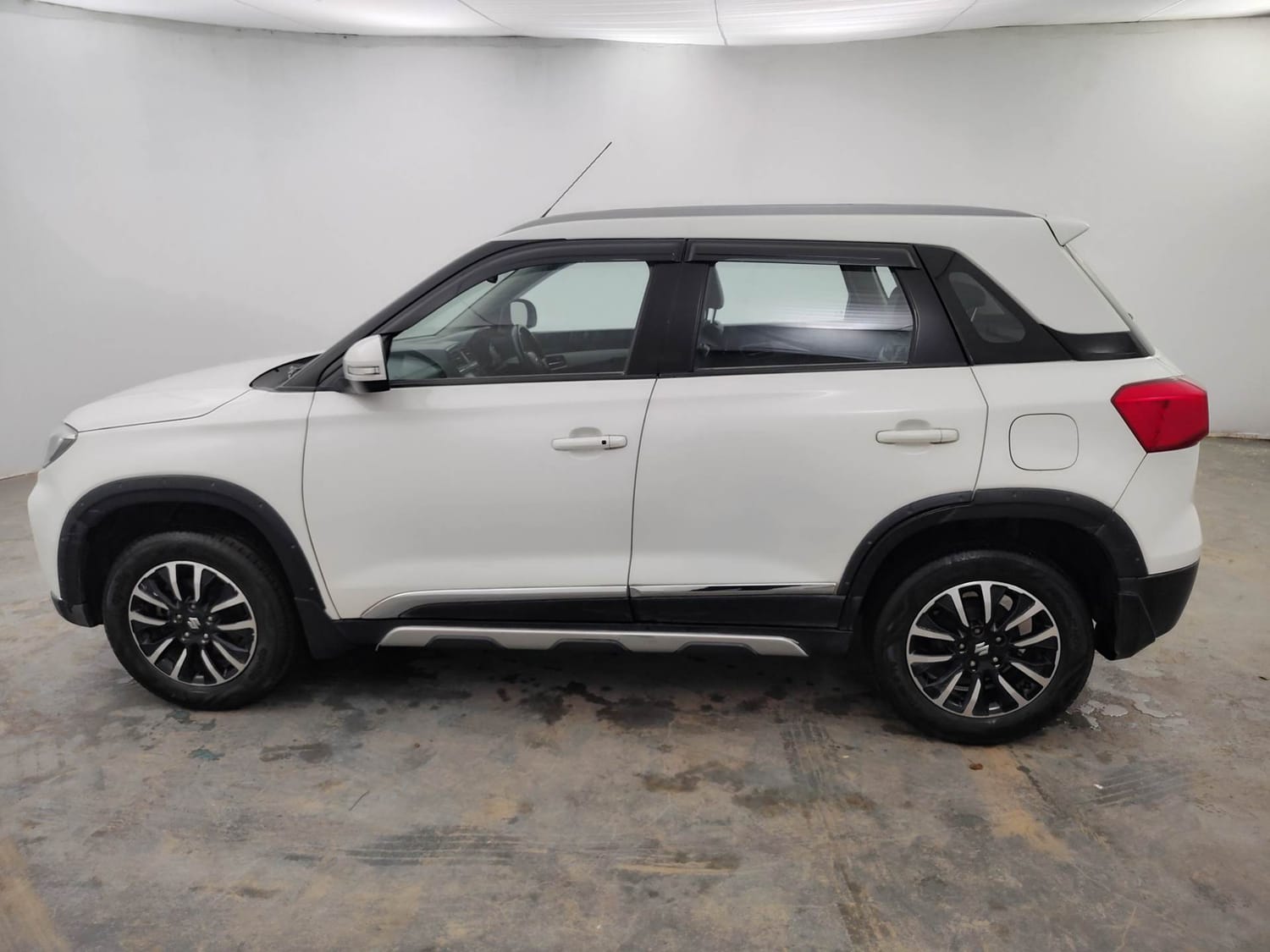 Used 2021 maruti-suzuki Vitara Brezza ZXi Plus Petrol Manual exterior LEFT SIDE VIEW