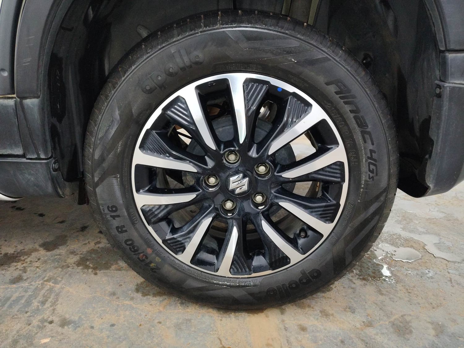 Used 2021 maruti-suzuki Vitara Brezza ZXi Plus Petrol Manual tyres LEFT REAR TYRE RIM VIEW