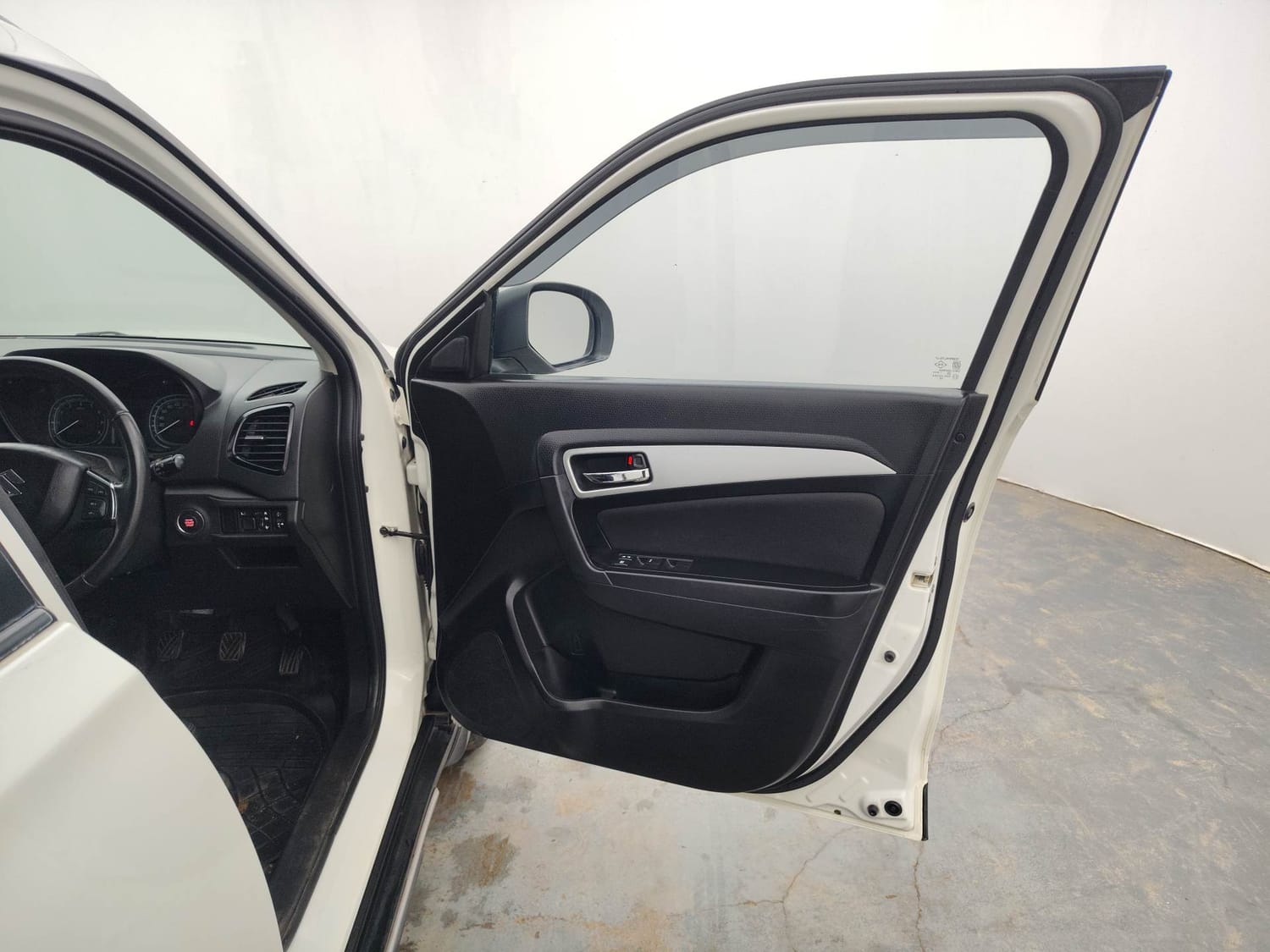 Used 2021 maruti-suzuki Vitara Brezza ZXi Plus Petrol Manual interior RIGHT FRONT DOOR OPEN VIEW