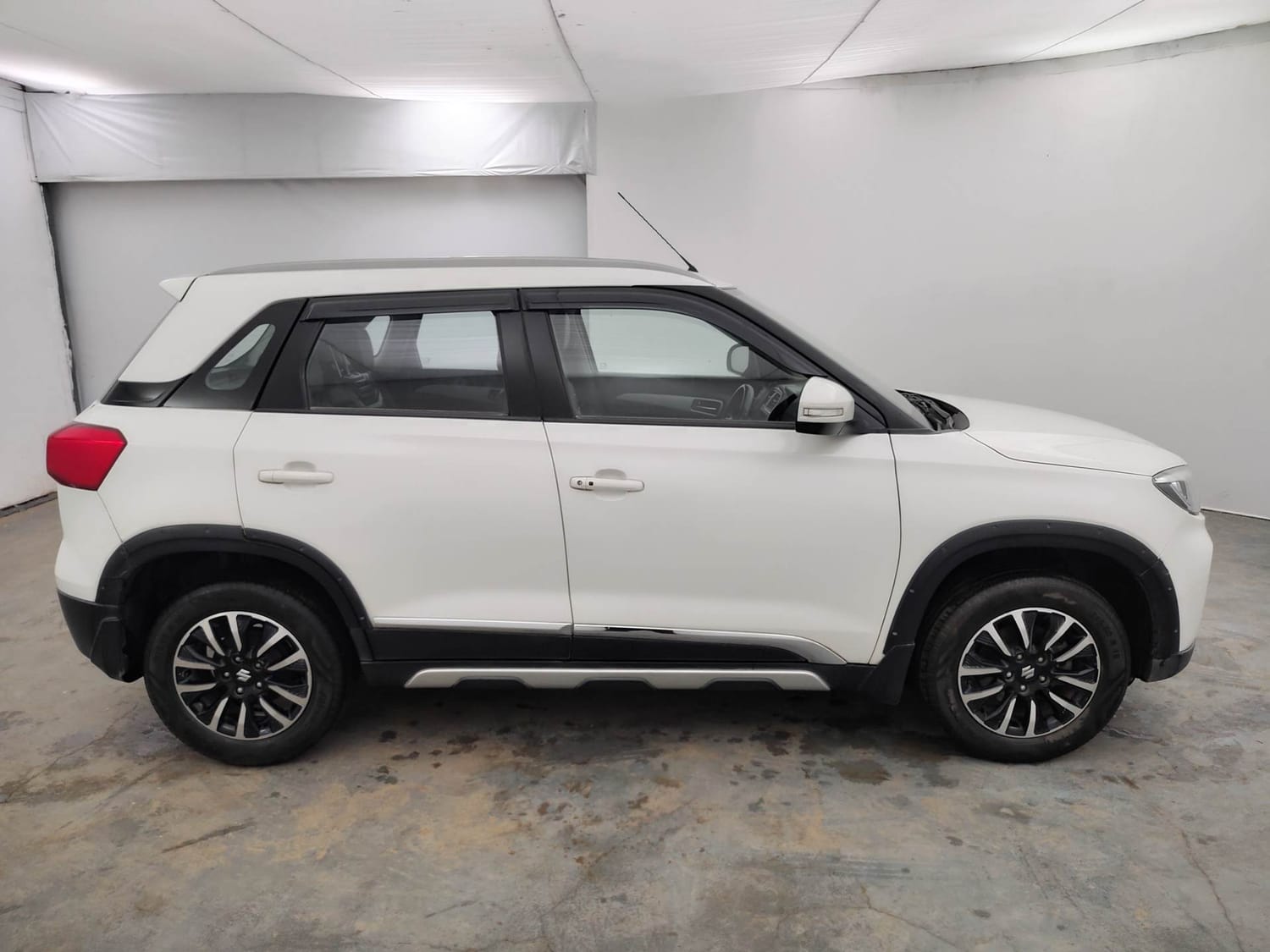 Used 2021 maruti-suzuki Vitara Brezza ZXi Plus Petrol Manual exterior RIGHT SIDE VIEW