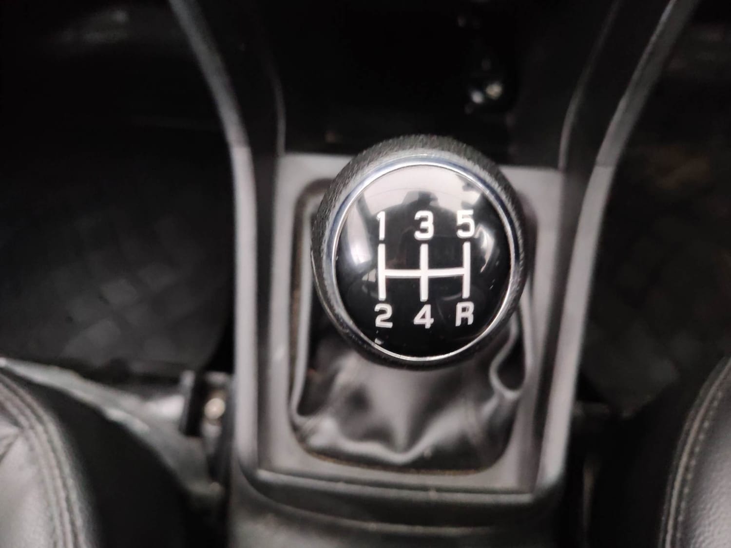 Used 2021 maruti-suzuki Vitara Brezza ZXi Plus Petrol Manual interior GEAR  KNOB VIEW