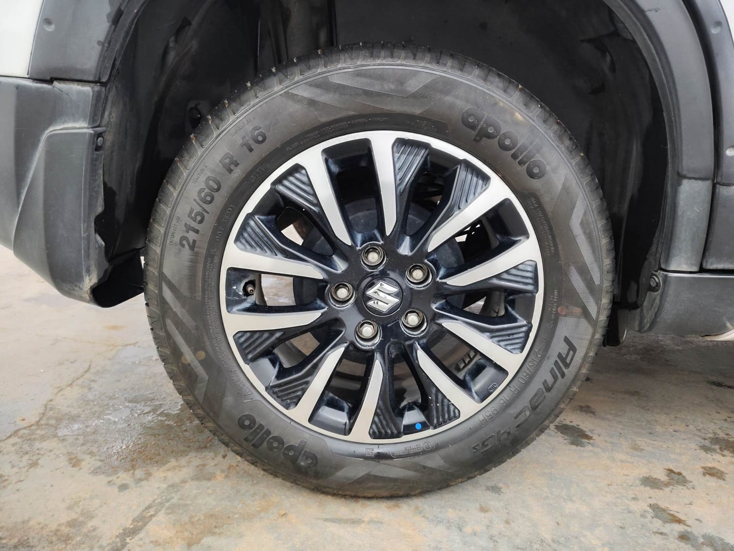 Used 2021 maruti-suzuki Vitara Brezza ZXi Plus Petrol Manual tyres RIGHT REAR TYRE RIM VIEW