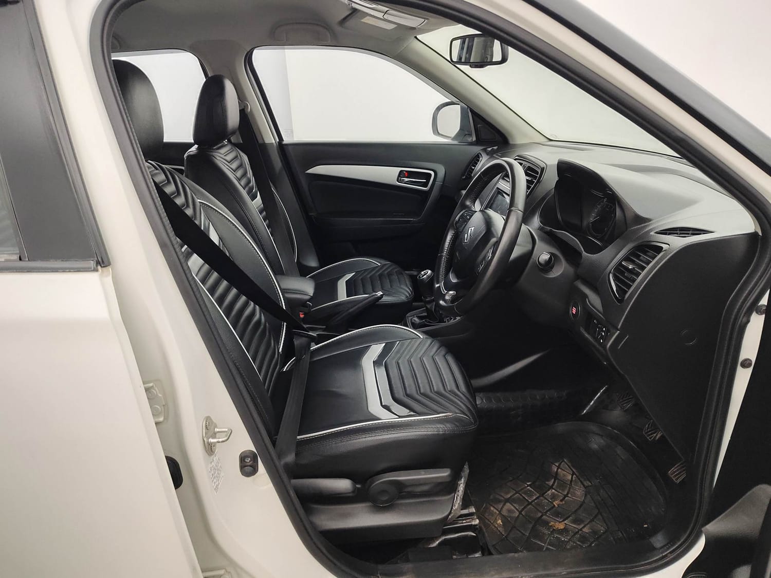 Used 2021 maruti-suzuki Vitara Brezza ZXi Plus Petrol Manual interior RIGHT SIDE FRONT DOOR CABIN VIEW