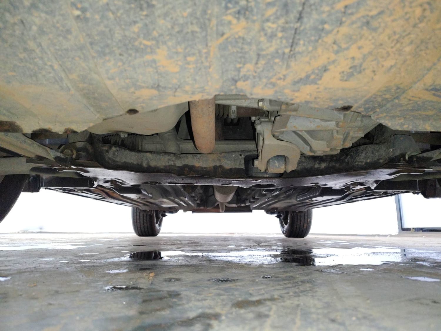 Used 2021 maruti-suzuki Vitara Brezza ZXi Plus Petrol Manual extra FRONT LEFT UNDERBODY VIEW