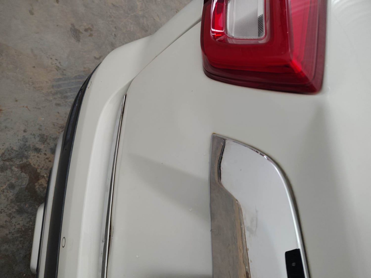 Used 2021 maruti-suzuki Vitara Brezza ZXi Plus Petrol Manual dents MINOR DENT