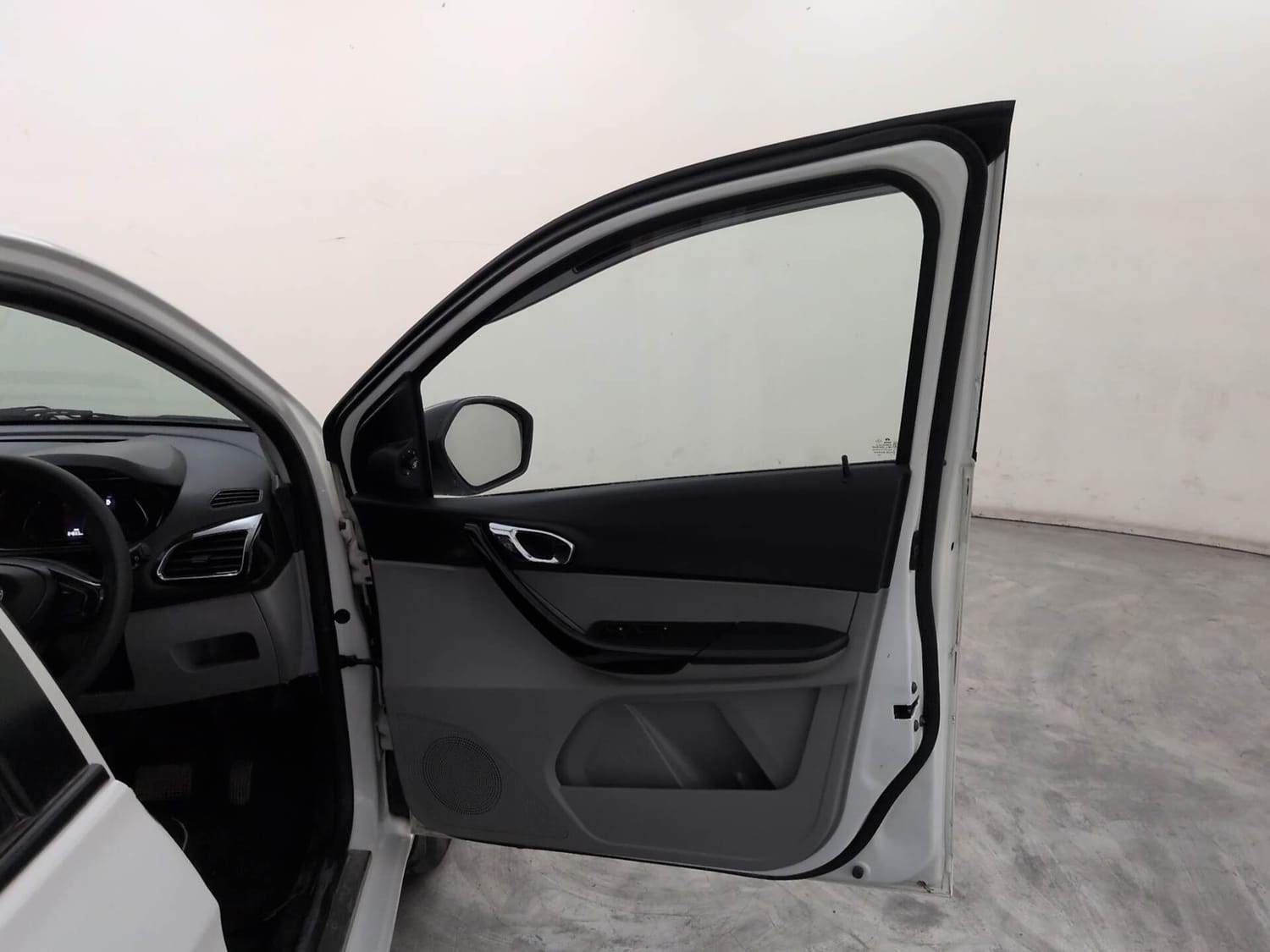Used 2020 Tata Tiago XZA Plus Petrol Automatic interior RIGHT FRONT DOOR OPEN VIEW