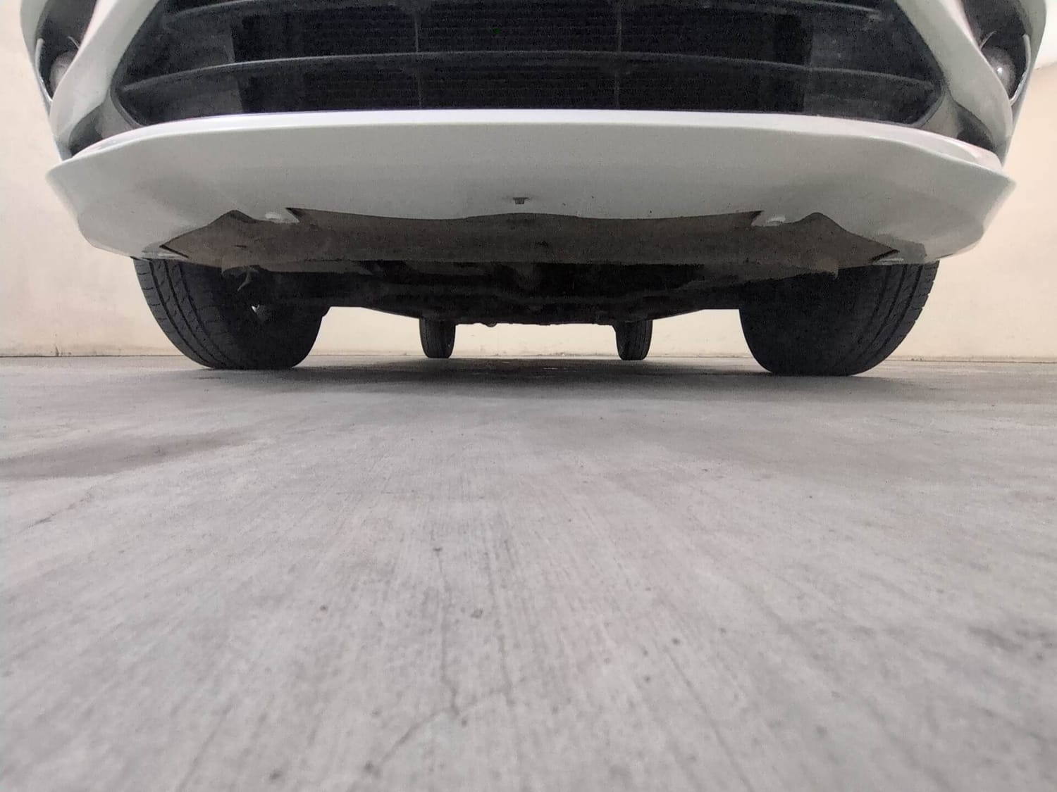 Used 2020 Tata Tiago XZA Plus Petrol Automatic extra FRONT LEFT UNDERBODY VIEW