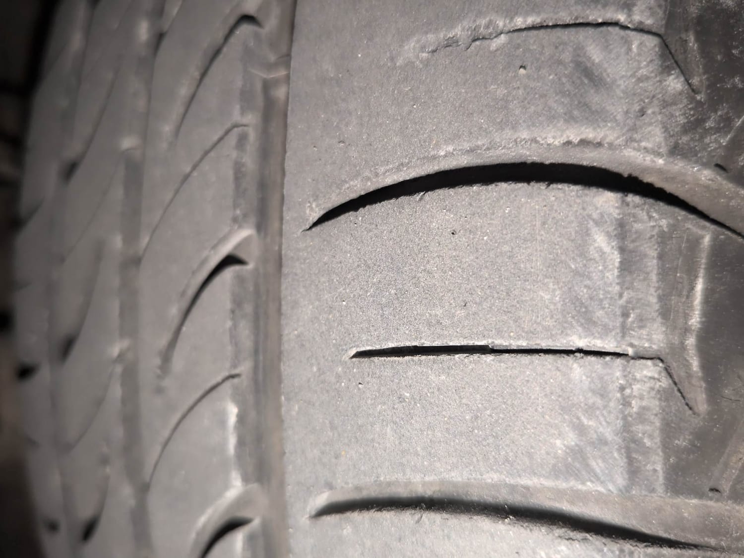 Used 2020 Tata Tiago XZA Plus Petrol Automatic tyres RIGHT FRONT TYRE TREAD VIEW
