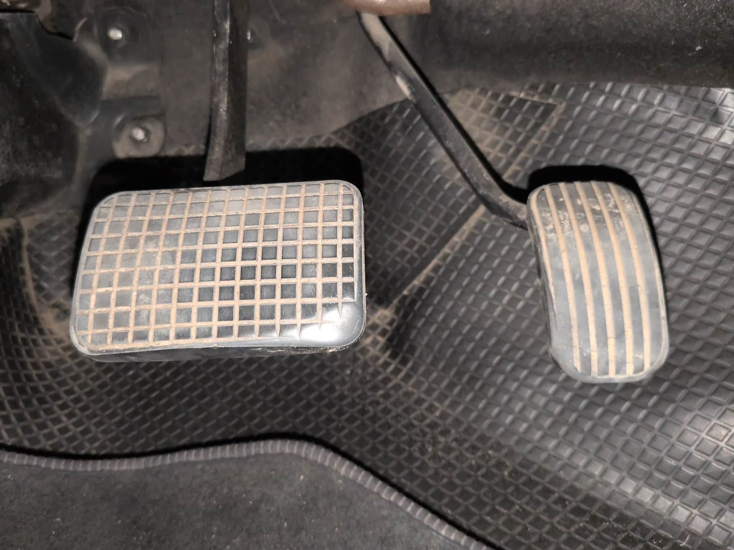 Used 2020 Tata Tiago XZA Plus Petrol Automatic interior PEDALS VIEW