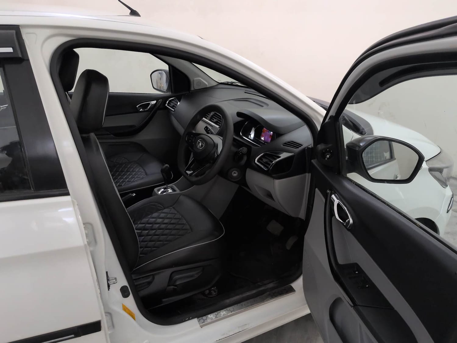 Used 2020 Tata Tiago XZA Plus Petrol Automatic interior RIGHT SIDE FRONT DOOR CABIN VIEW