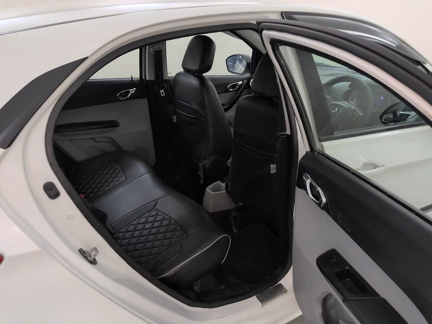 Used 2020 Tata Tiago XZA Plus Petrol Automatic interior RIGHT SIDE REAR DOOR CABIN VIEW
