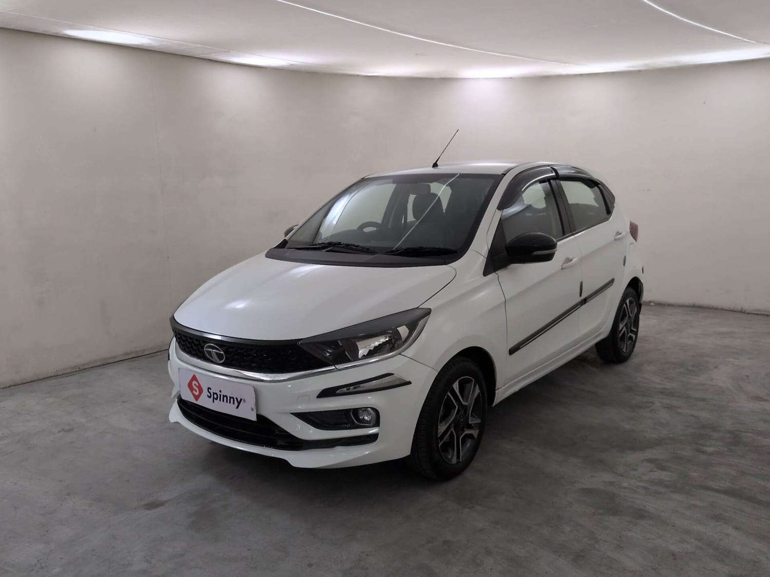 Used 2020 Tata Tiago XZA Plus Petrol Automatic exterior LEFT FRONT CORNER VIEW